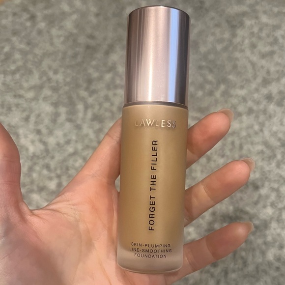 BRAND NEW LAWLESS foundation 12M - Picture 2 of 10